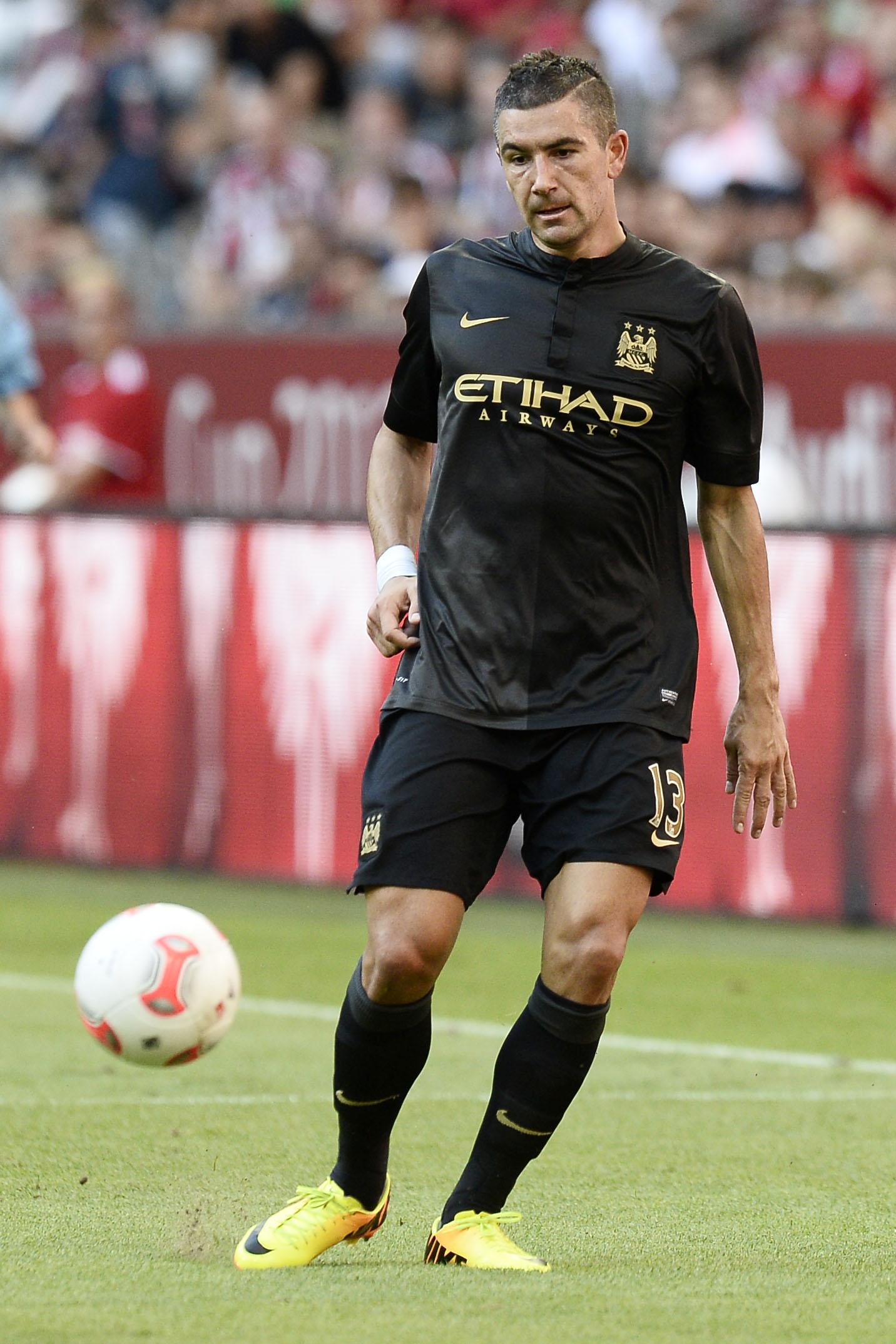 Kolarov Manchester City 2013 azione ifa